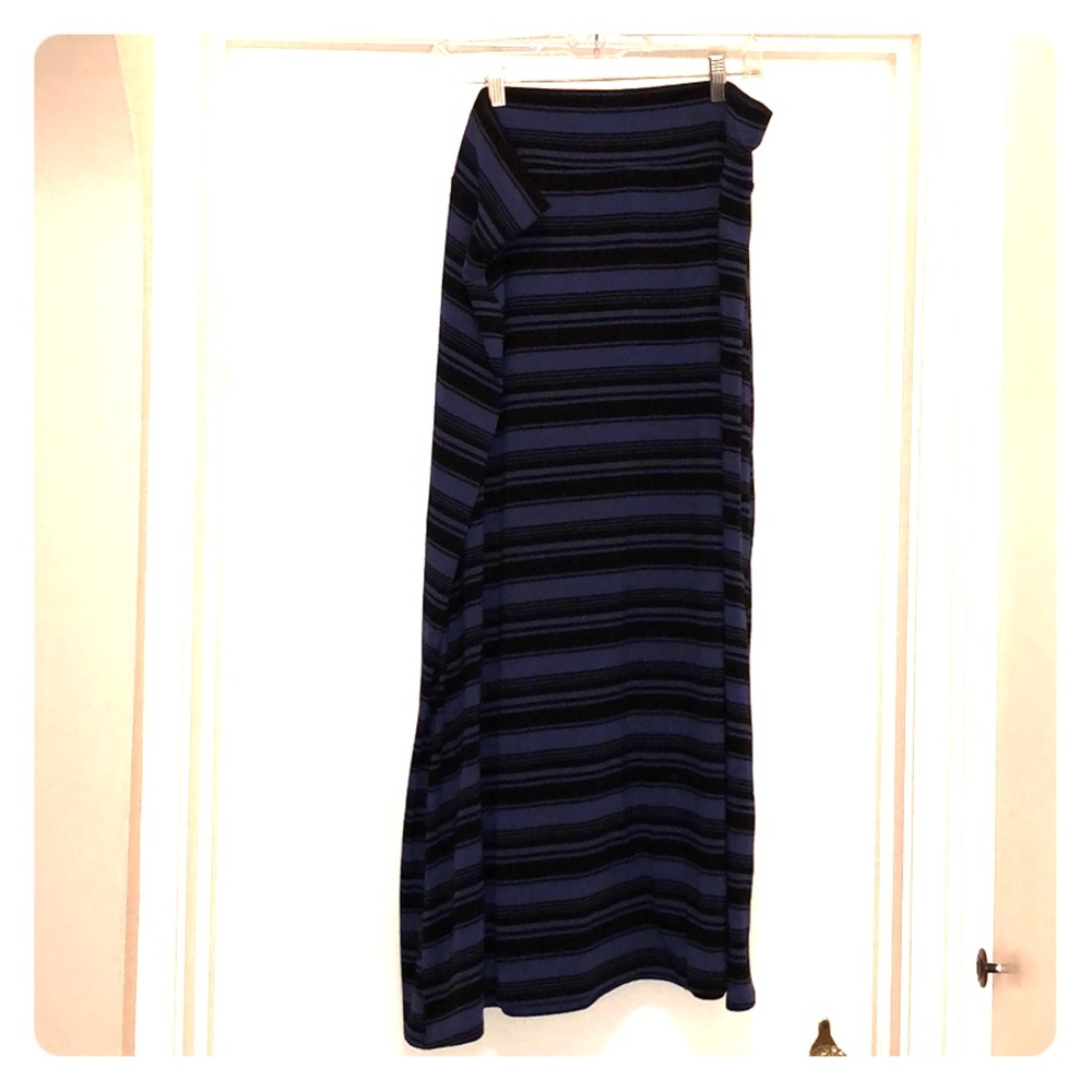 Black and blue maxi skirt